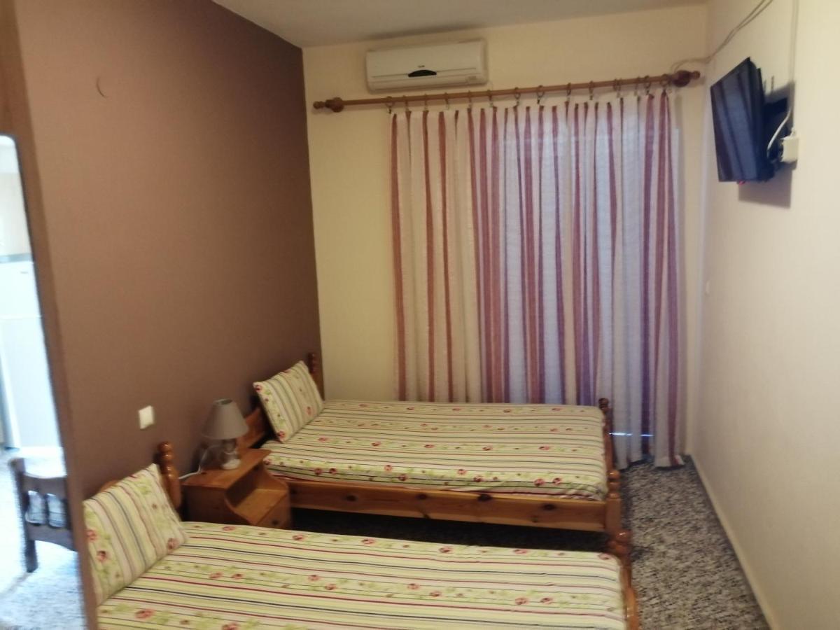 Aparthotel Ο Ακλόνητος Néa Meságkala Exterior foto