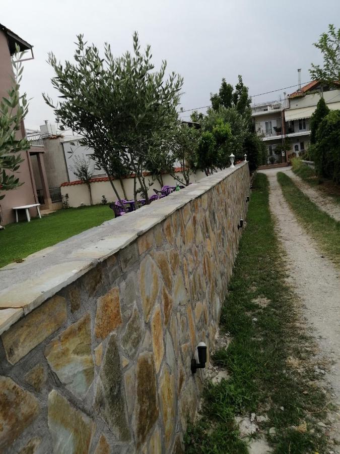 Aparthotel Ο Ακλόνητος Néa Meságkala Exterior foto