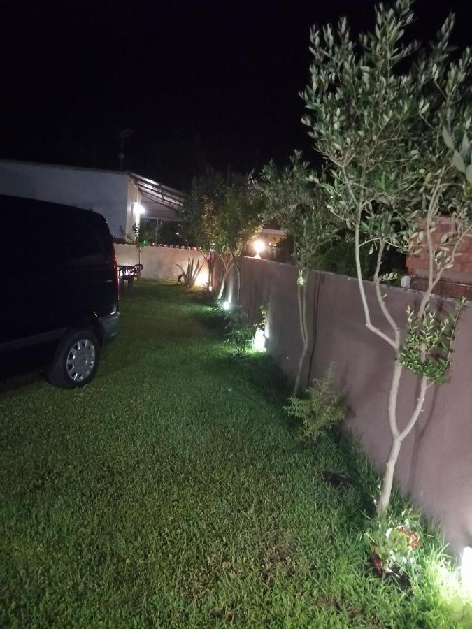 Aparthotel Ο Ακλόνητος Néa Meságkala Exterior foto