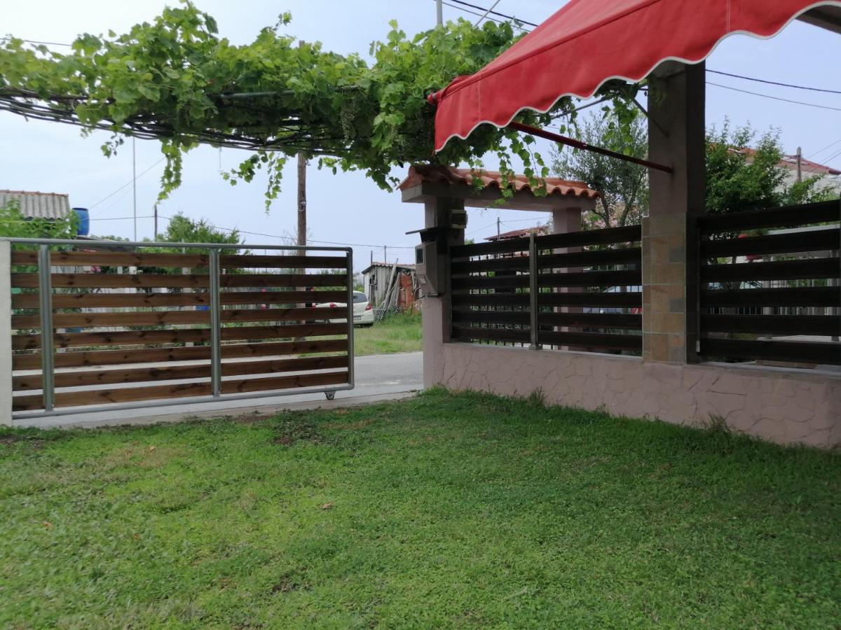 Aparthotel Ο Ακλόνητος Néa Meságkala Exterior foto